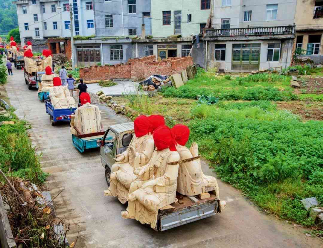 女性长期戴佛像的好处：红布背面有字，关于此话题的详细介绍。