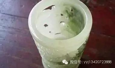 和田玉翡翠吸附水与结晶水