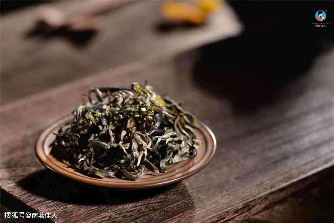 年份老茶05年易武普洱茶精选野放陈化，古树茶香浓，纯正口感，批发优中