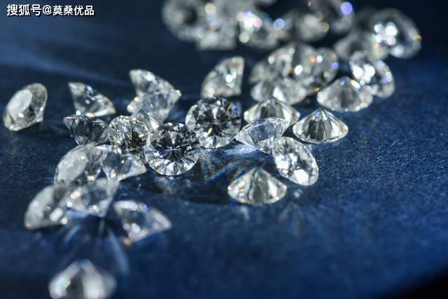 深入剖析：莫桑石与钻石的异同，你真的了解吗？