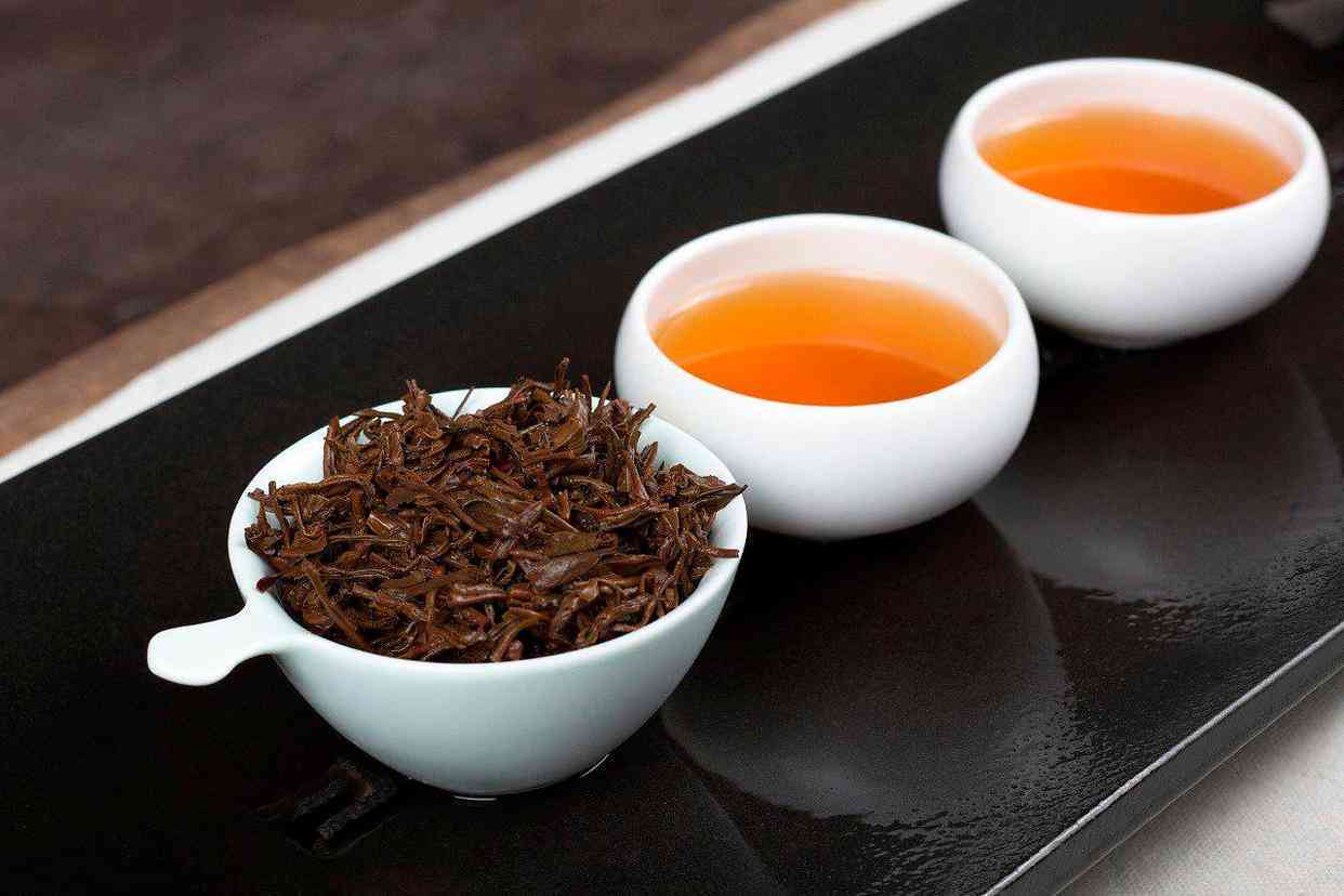 普洱茶：一种独特的红茶还是其它的绿茶？探究普洱茶的茶叶种类与特征