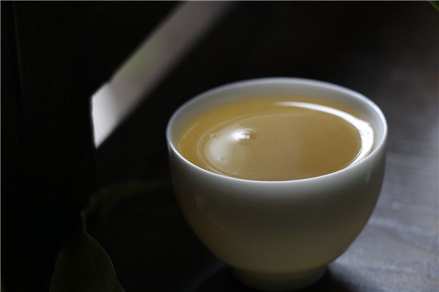 普洱茶冷水冲泡法以及适宜时间探究：是否适用于每一种普洱茶？