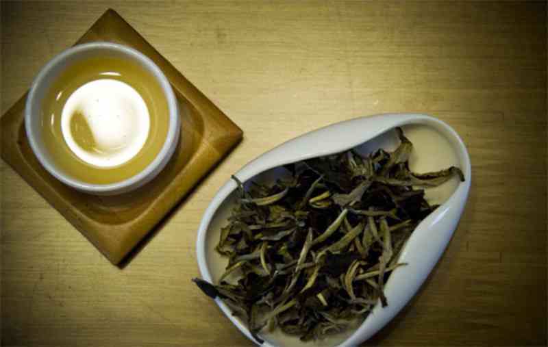 青茶、生茶与熟茶：普洱茶的奥秘解析