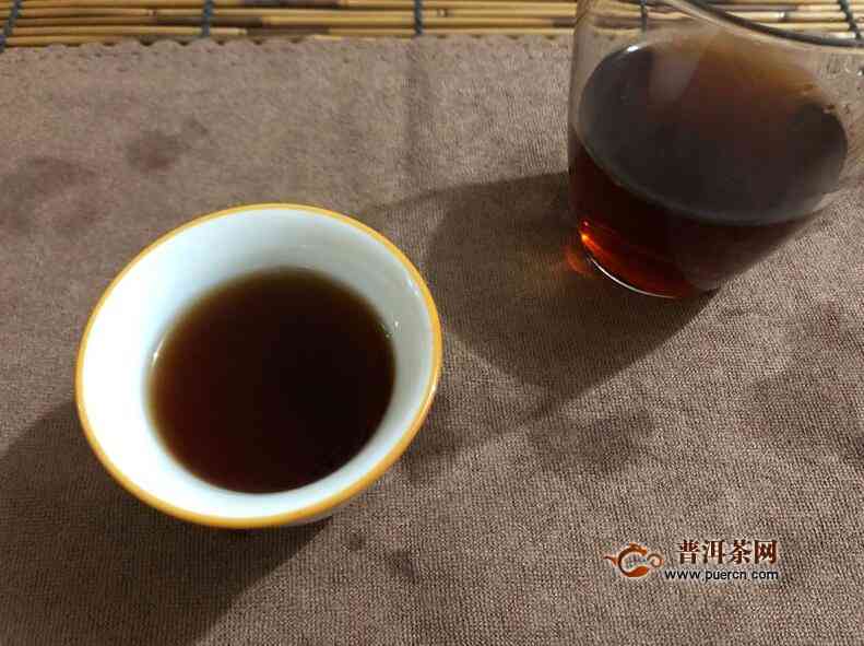 云南七子饼茶普洱茶糯香：品种特点、制作工艺与品饮技巧全方位解析