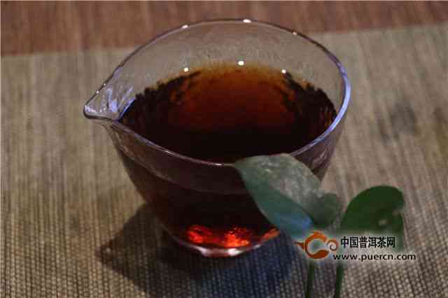 景迈古树普洱茶生茶口感：云南特色，独特特点，纯正体验