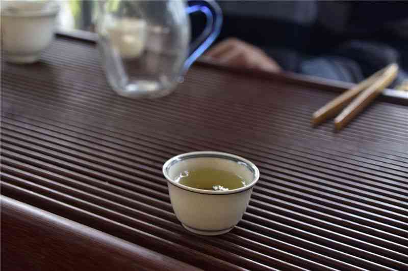 普洱茶的分类：生普洱与熟普洱的区别，以及它们属于哪一类绿茶？