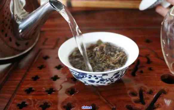 普洱茶冲泡的水：一次深度解析