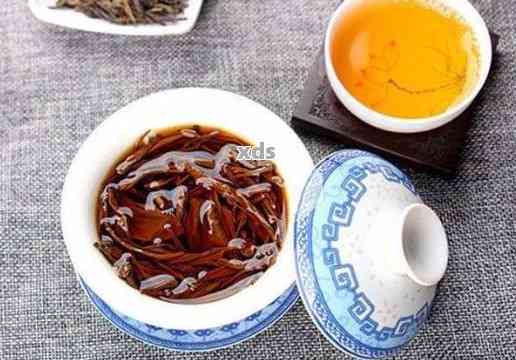 新普洱茶冲泡后出现油膜现象，究竟是怎么回事？