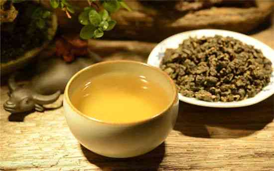 乌龙茶与普洱茶：价格比较，哪种茶叶更昂贵？