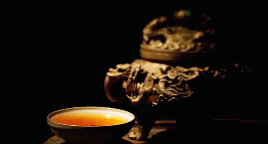 普洱茶：从古至今的演变及其历背景简述
