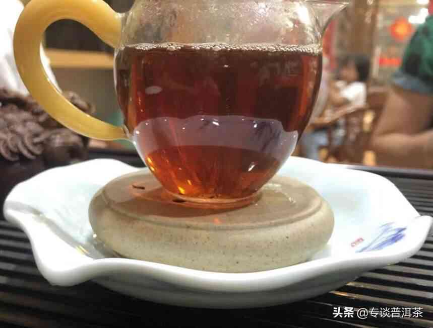 普洱茶收藏：生茶与熟茶的选择，哪个更适合您？