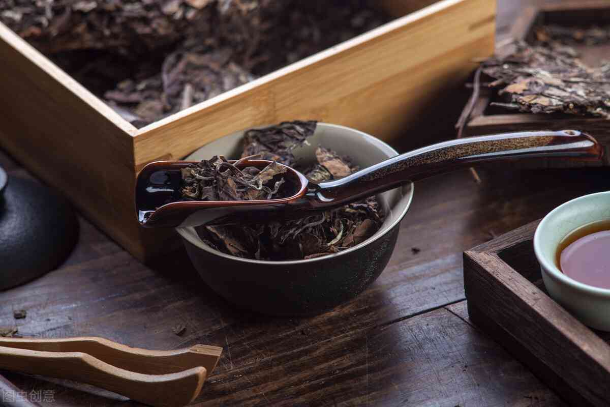 普洱茶中是否添加香精？如何区分真正的普洱茶与含有香精的普洱茶？