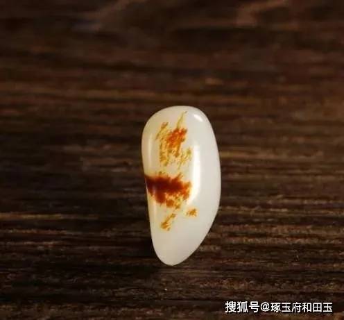 和田玉白度等级划分：从一级到特级，揭秘白玉品级的奥秘