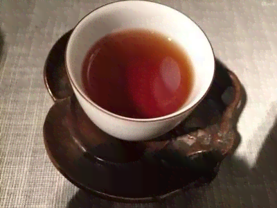 紫娟普洱茶是生茶还是熟茶：探讨其茶源与发酵程度