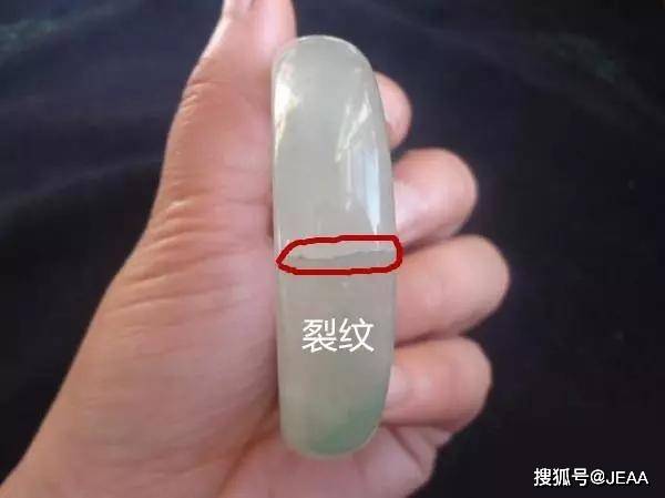 翡翠戒指戒面裂纹修复技巧大揭秘：如何处理这道难题？