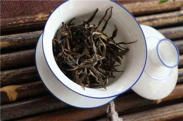 冰岛原生态古树普洱茶叶京东自营新茶盒装散茶生茶云南特产