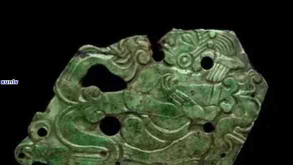 探索古代玉石珍品：究竟是和田玉还是翡翠在古代最为盛行？