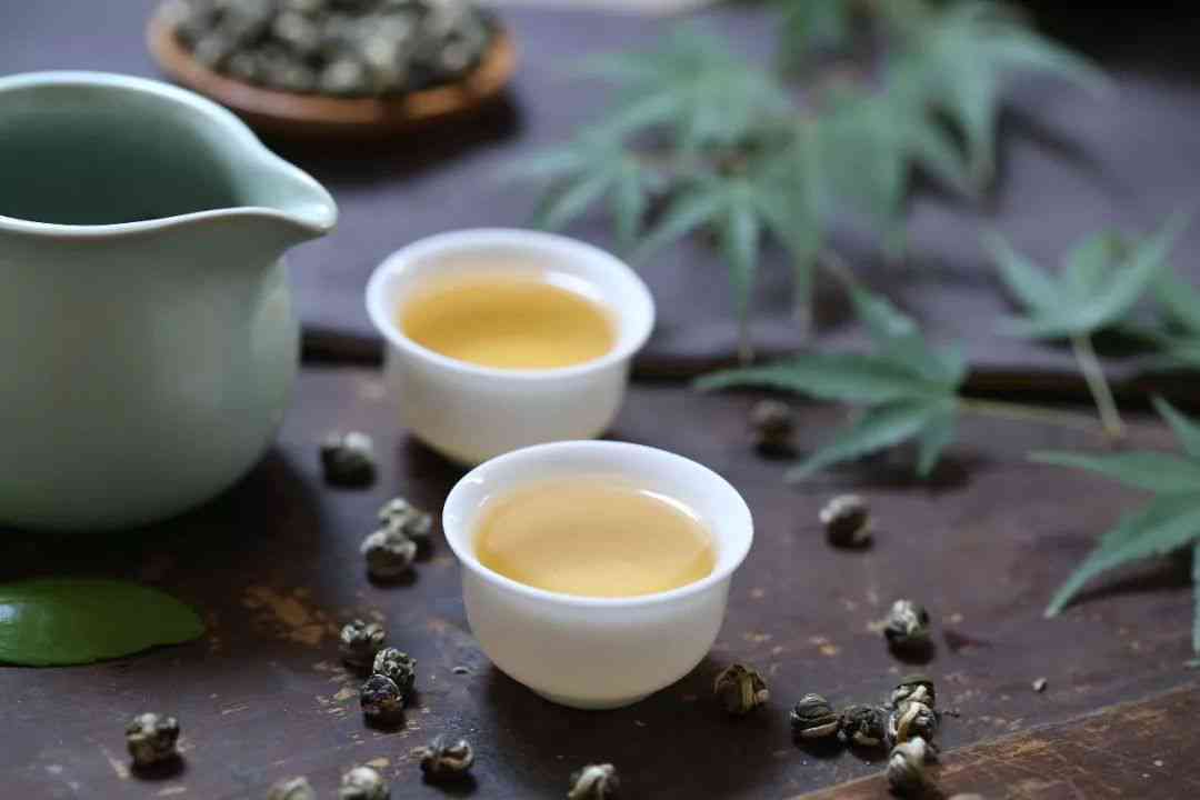 岩茶、普洱茶与乌龙茶：哪个更适合日常饮用？比较各种茶的优缺点