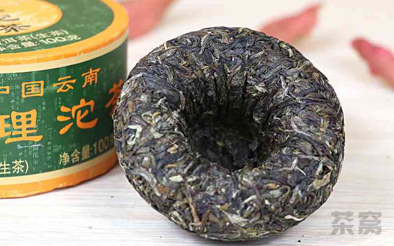 探究普洱茶与沱茶生茶口感差异：从原料、制作工艺到品鉴方法的全方位比较