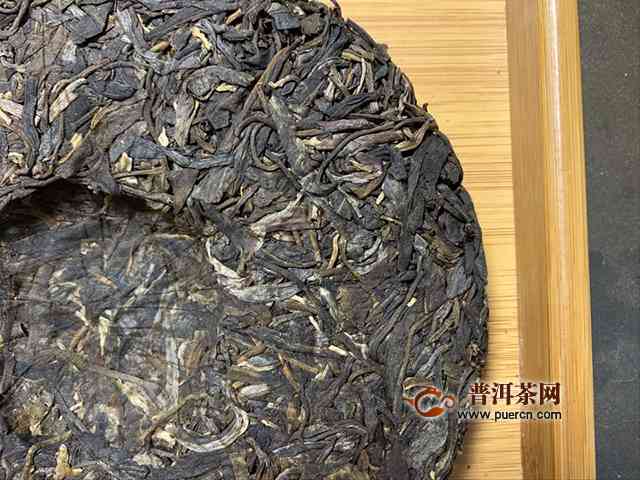 翡翠冰岛普洱茶生茶19年