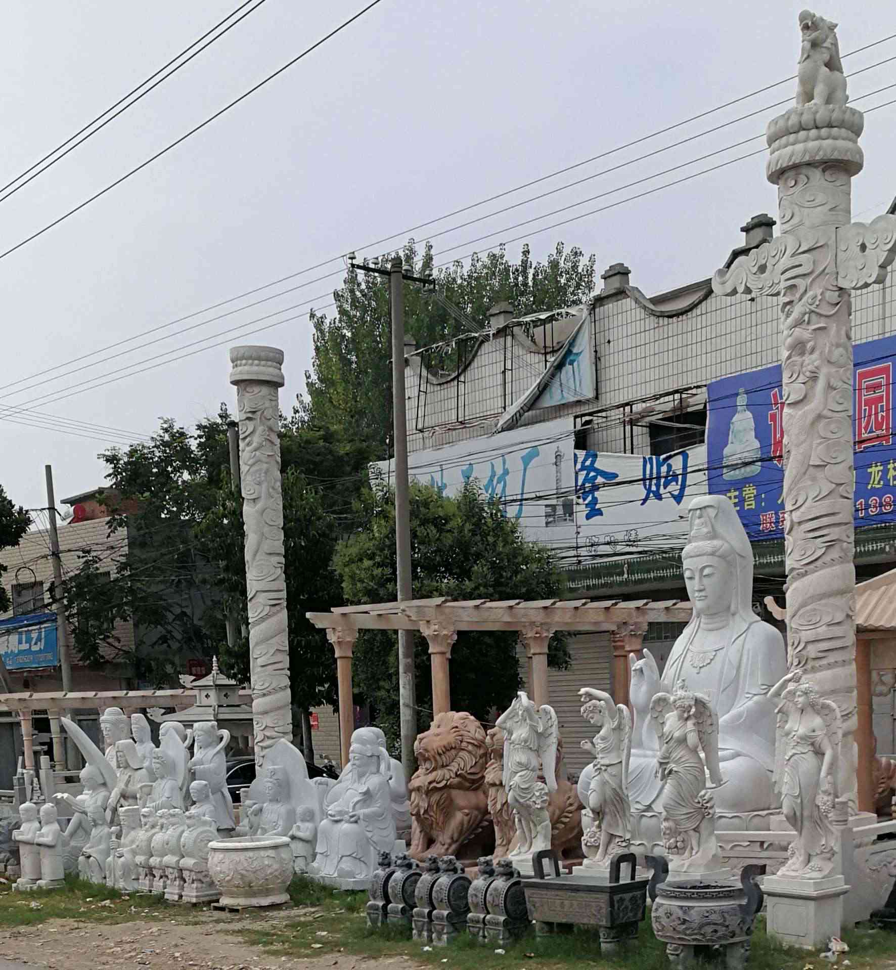 南阳石佛寺和田玉场有几个区门地址及门口情况