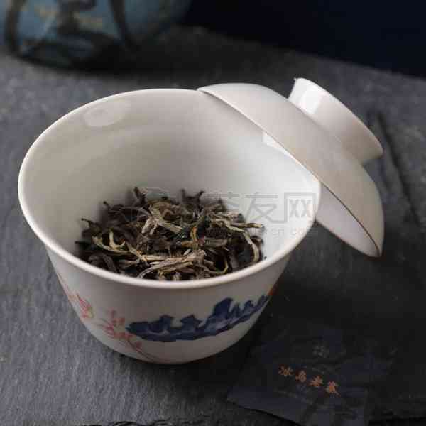 冰岛老寨普洱茶功效，口感，价格与种类详解：生茶熟茶区别，多少钱一斤？