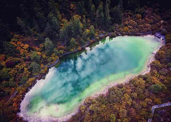 青海和田玉湖水料晴水色：一种独特的收藏价值