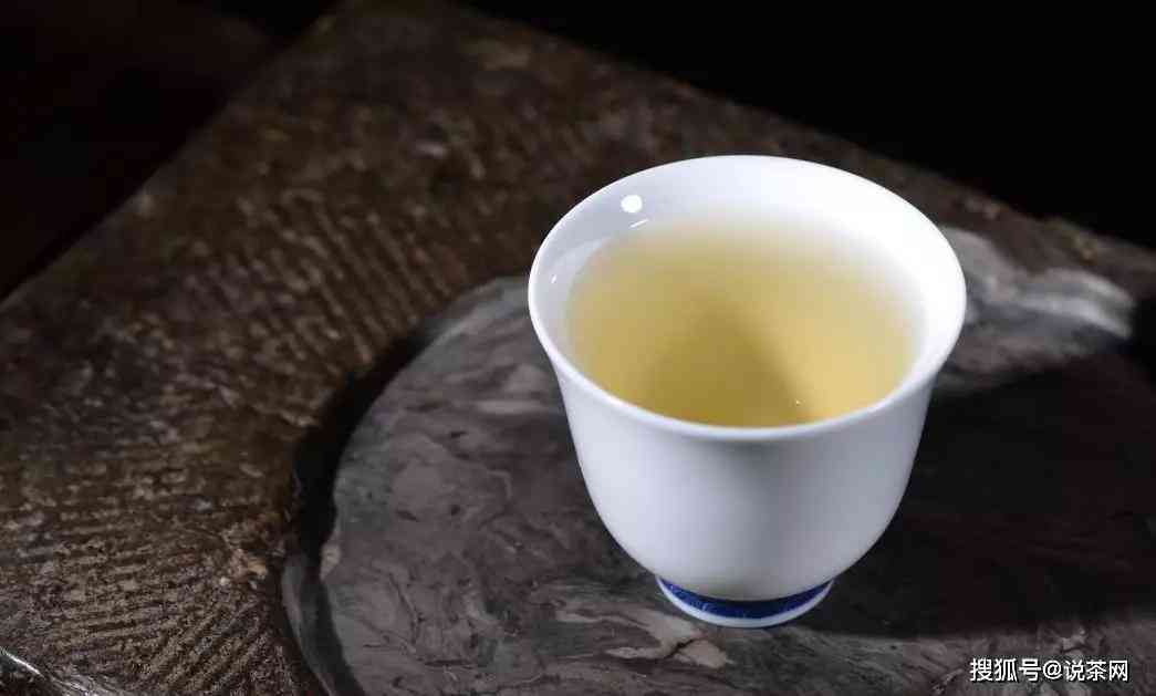 冰岛龙珠茶：普洱茶中的瑰宝为何价格高昂？