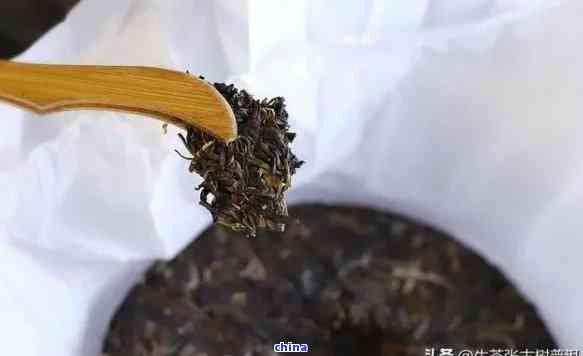 普洱茶盘怎么打开？整盘普洱茶如何开启？普洱茶开茶盘教程。