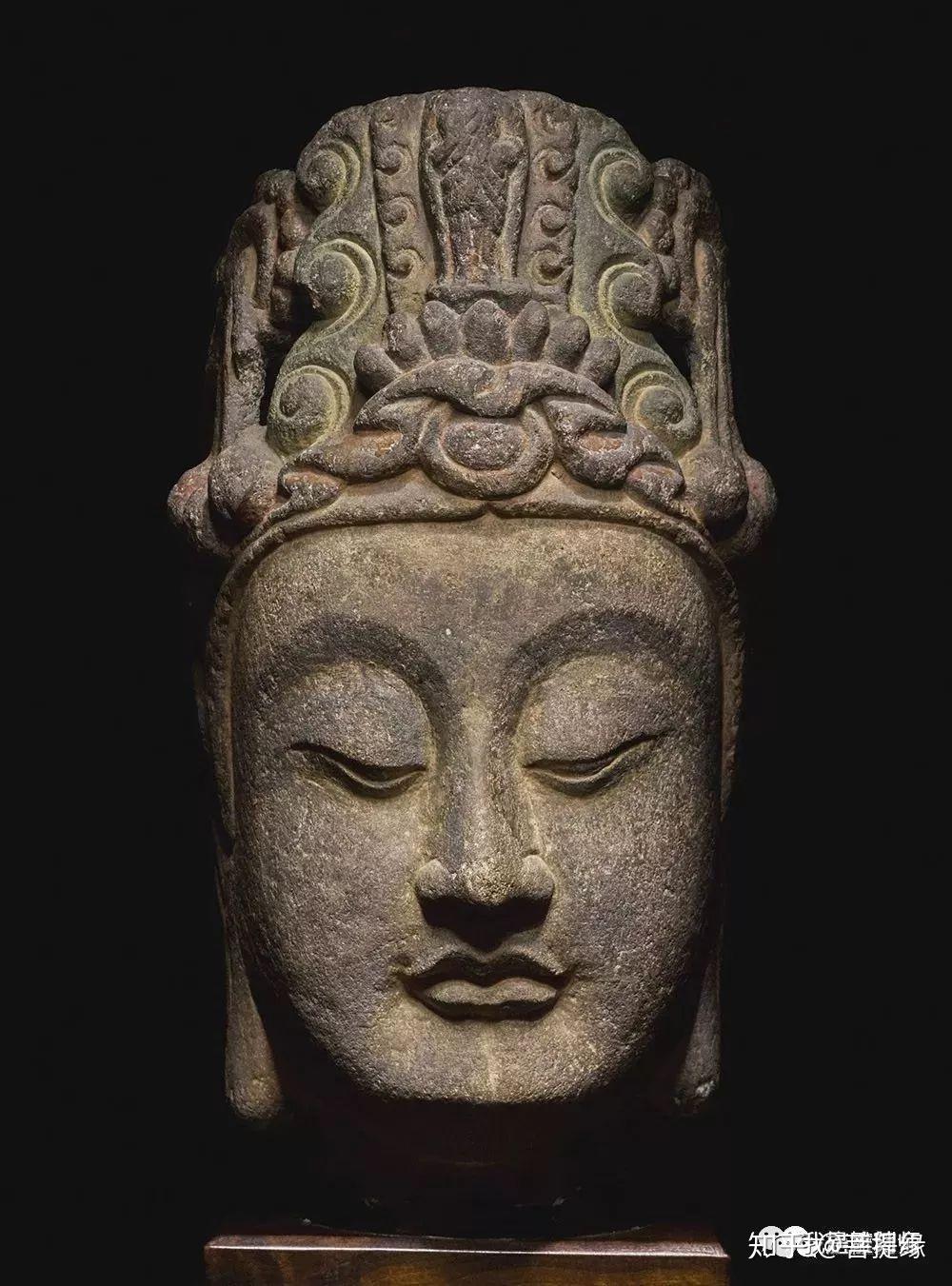 从玉石雕到佛魔之间：探索雕刻艺术中的宗教与心理元素