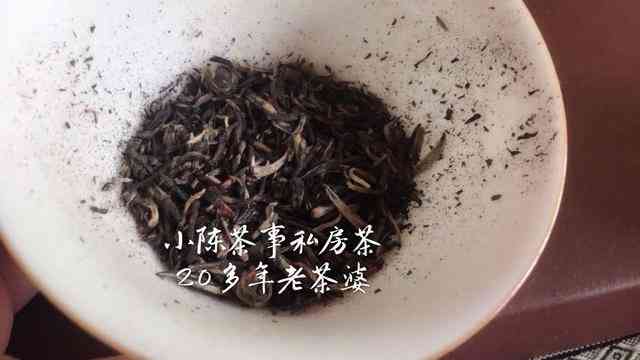 普洱茶西双版纳买茶多少钱一斤：云南西双版纳普洱茶饼价格，购买地点