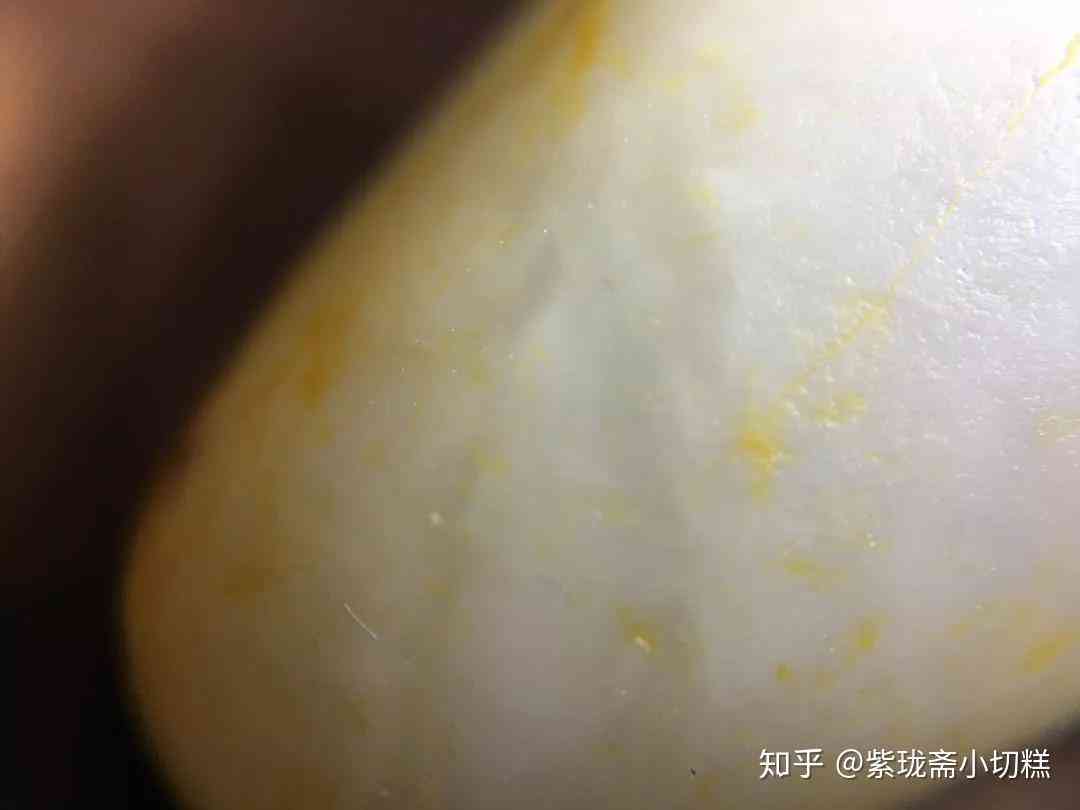 和田玉灯照有裂是山料还是籽料玉