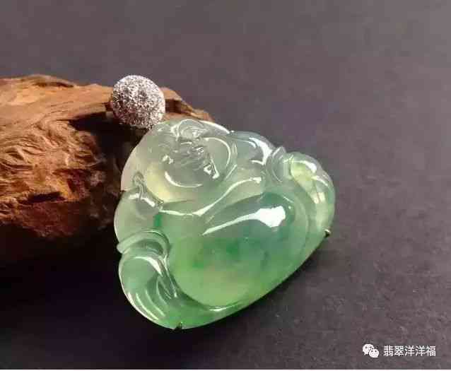 福满缘翡翠精品：开心笑佛的选购、寓意与保养指南