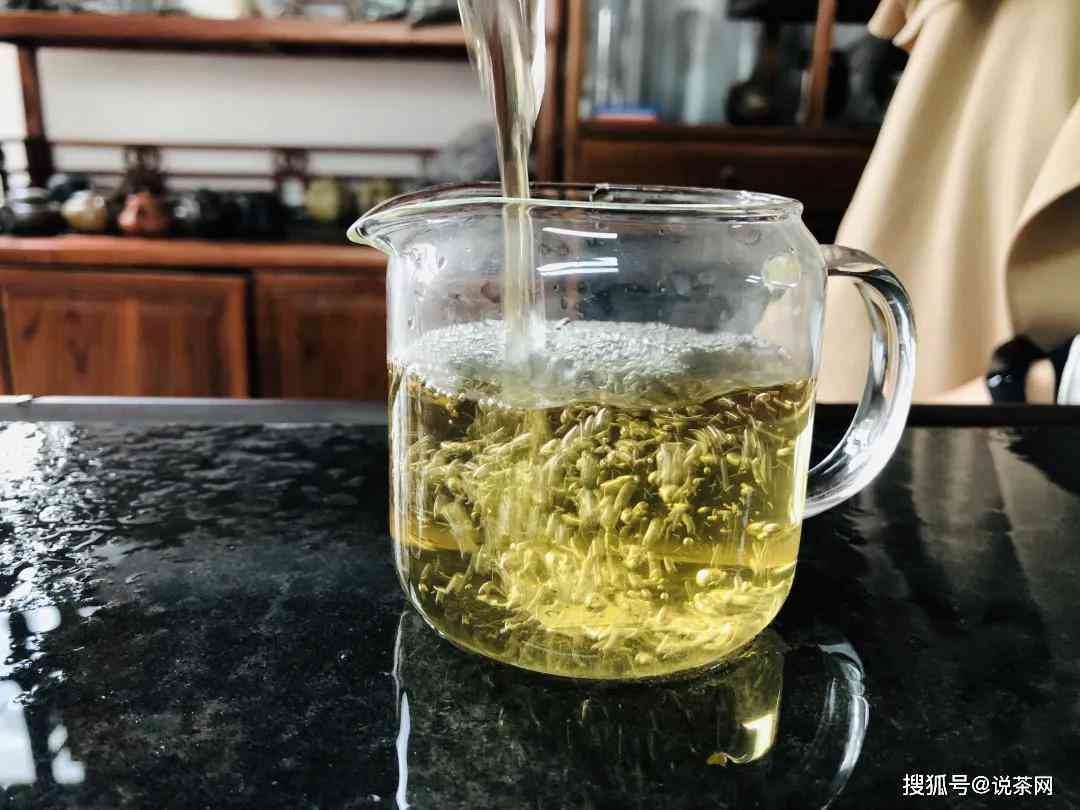 云南茶叶普洱茶昔归黄金叶：品种特点、制作工艺与品饮技巧的全面解析