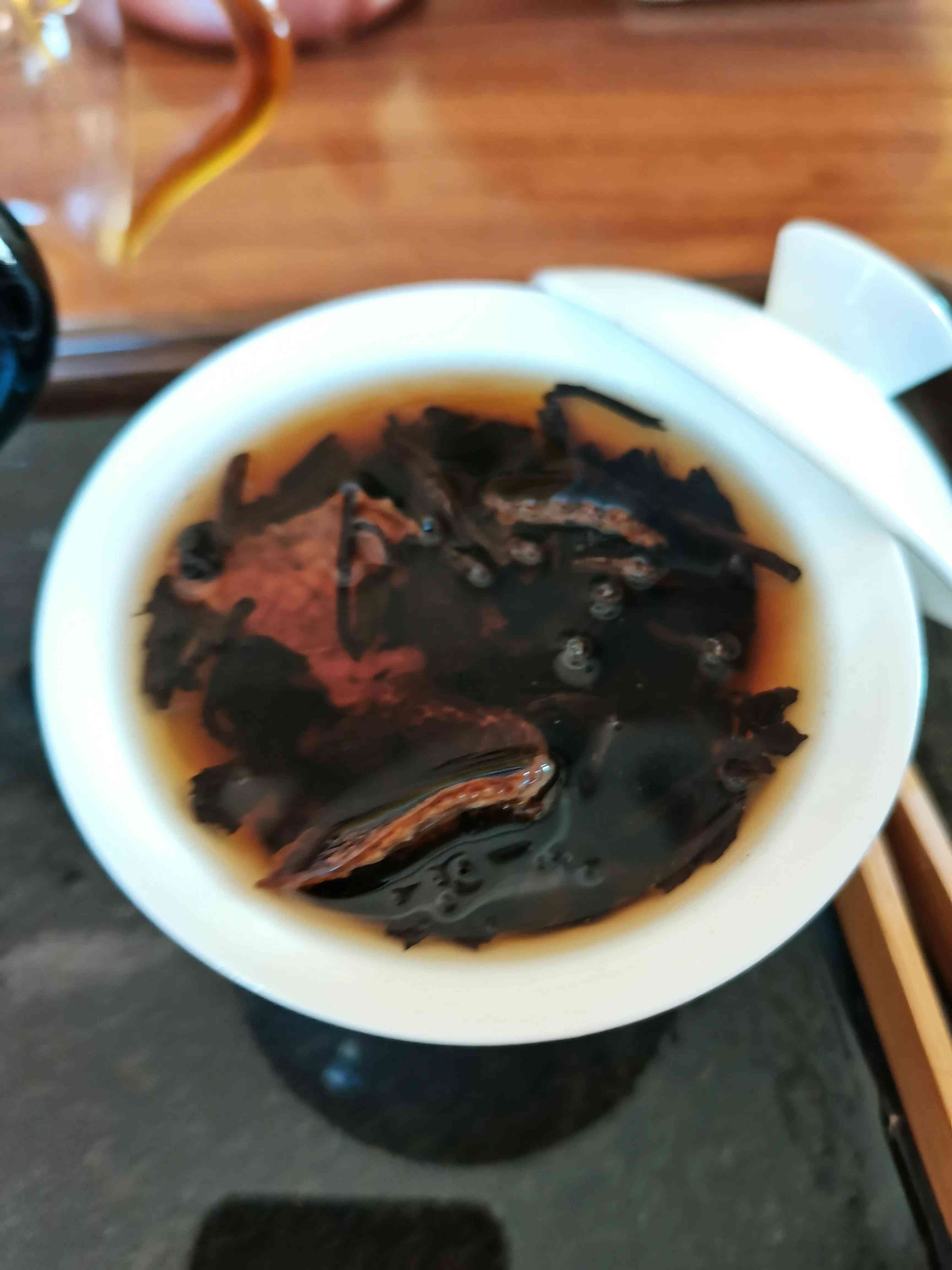 普洱好坏怎么区分：掌握这四招，轻松鉴别优质普洱茶！