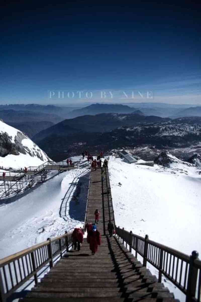 探秘云南丽江的玉龙雪山：一份完整的游玩攻略与门票价格分析