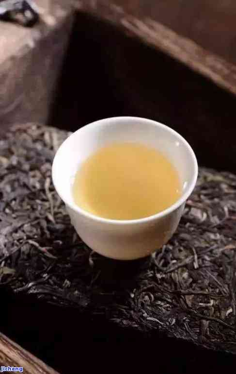 普洱茶中的金色成分及其对茶叶品质和健的影响