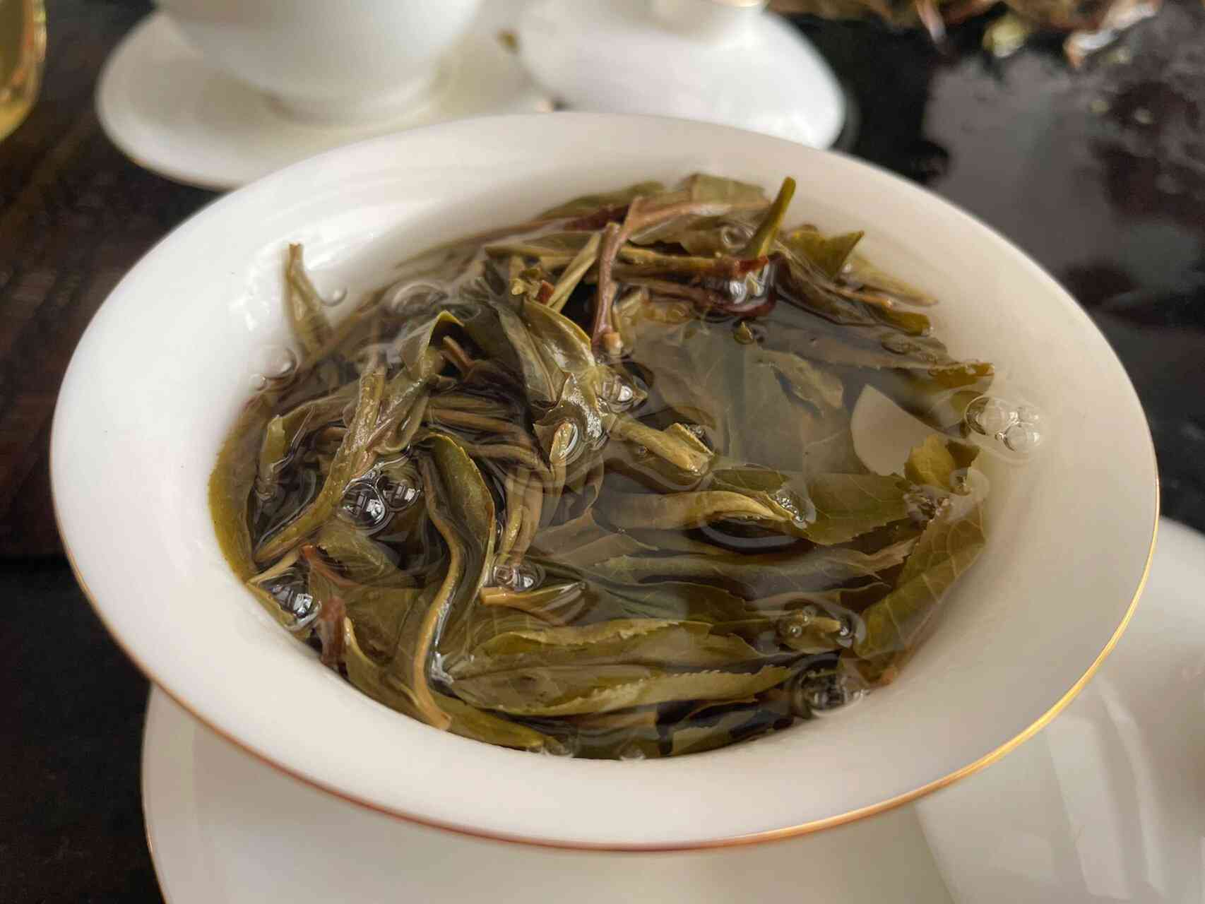 小荒田普洱茶有苦涩感么