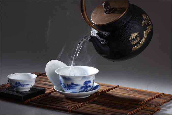 隔夜普洱茶是否仍然适宜泡饮？探讨继续泡茶的可能性及注意事项