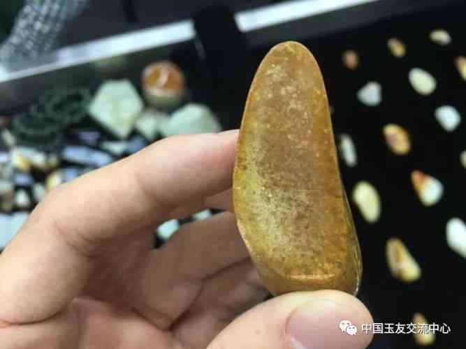 和田玉黄沁料子怎么样？价值如何？这是一种什么样的宝石？