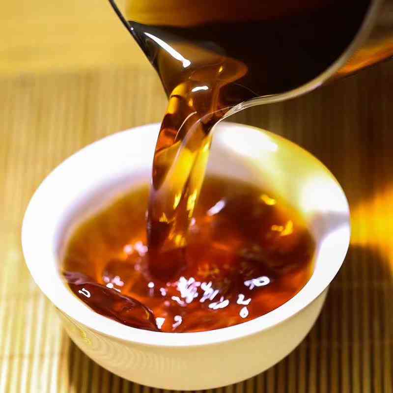 探究普洱茶的陈化时间：生茶、熟茶、存放年限全解析