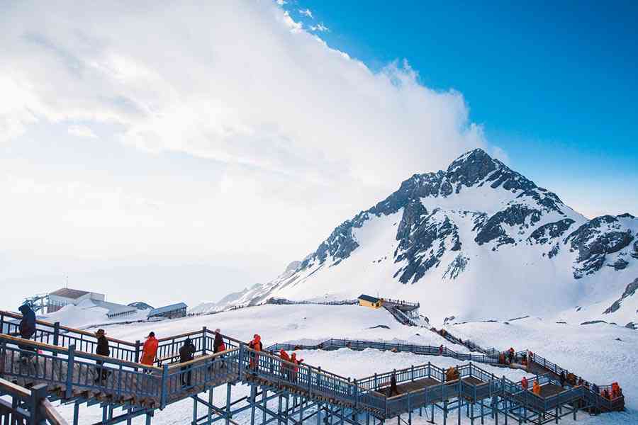 云南丽江：探索玉龙雪山之旅的必备攻略与票价信息