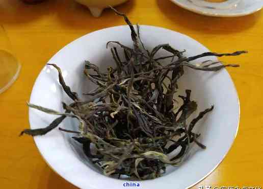 探究三百多一饼普洱茶的品质与价值：合理价格真的好吗？