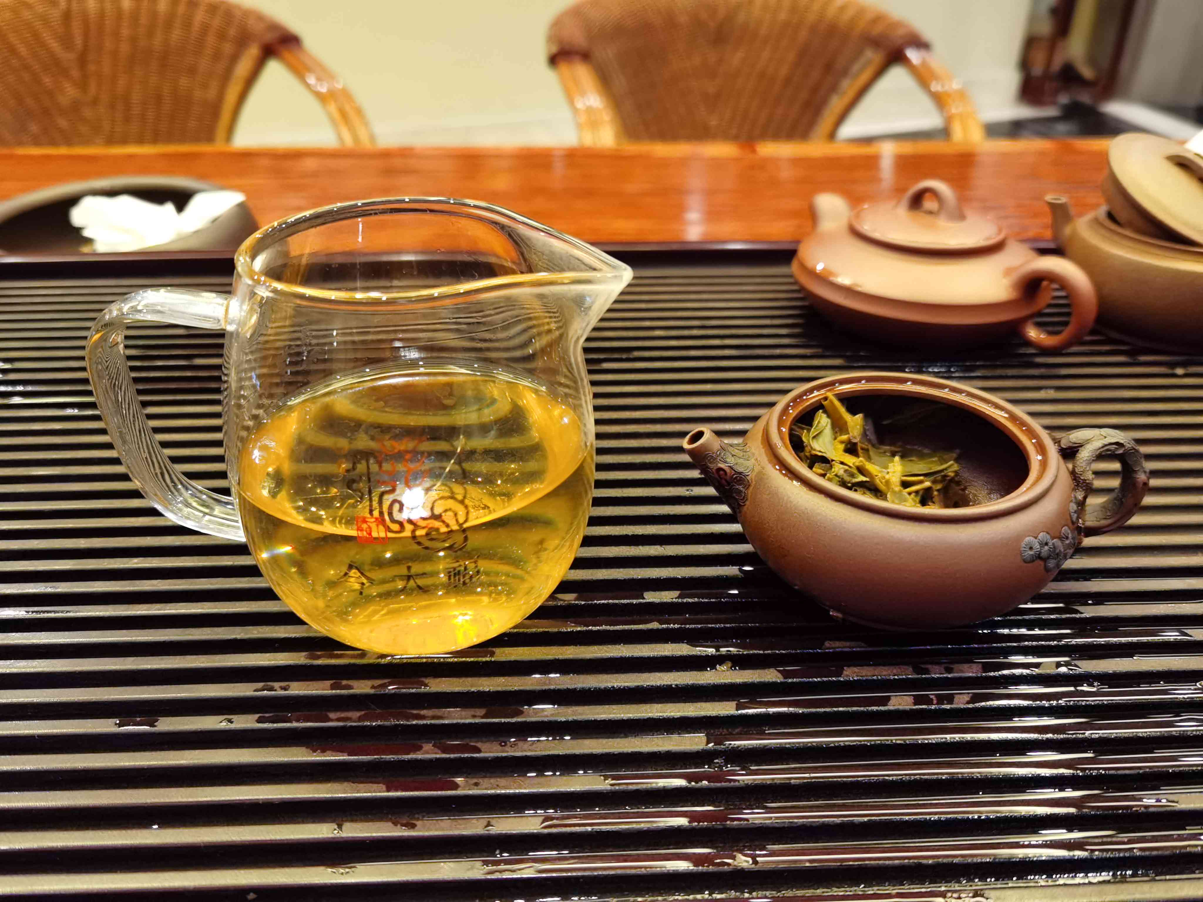 '紫砂加陈年老普洱茶好吗值钱吗？紫砂壶泡普洱茶好吗？'