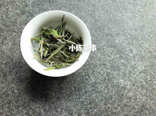 白茶与普洱茶：一场口感的较量，哪个更胜一筹？