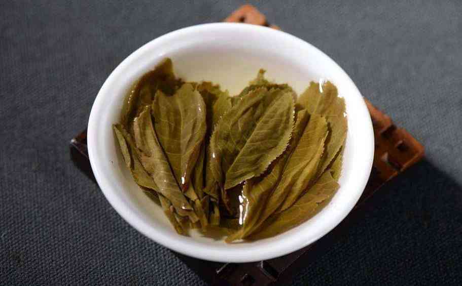 探究白茶与普洱茶的区别：一种属于不同的茶叶类别