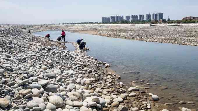 和田玉古河道：历史、文化与自然景观的综合探索