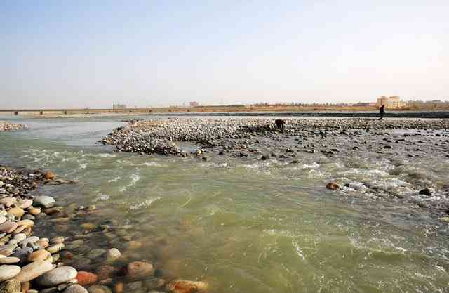 新疆和田玉的河：流向、河道与监狱新闻