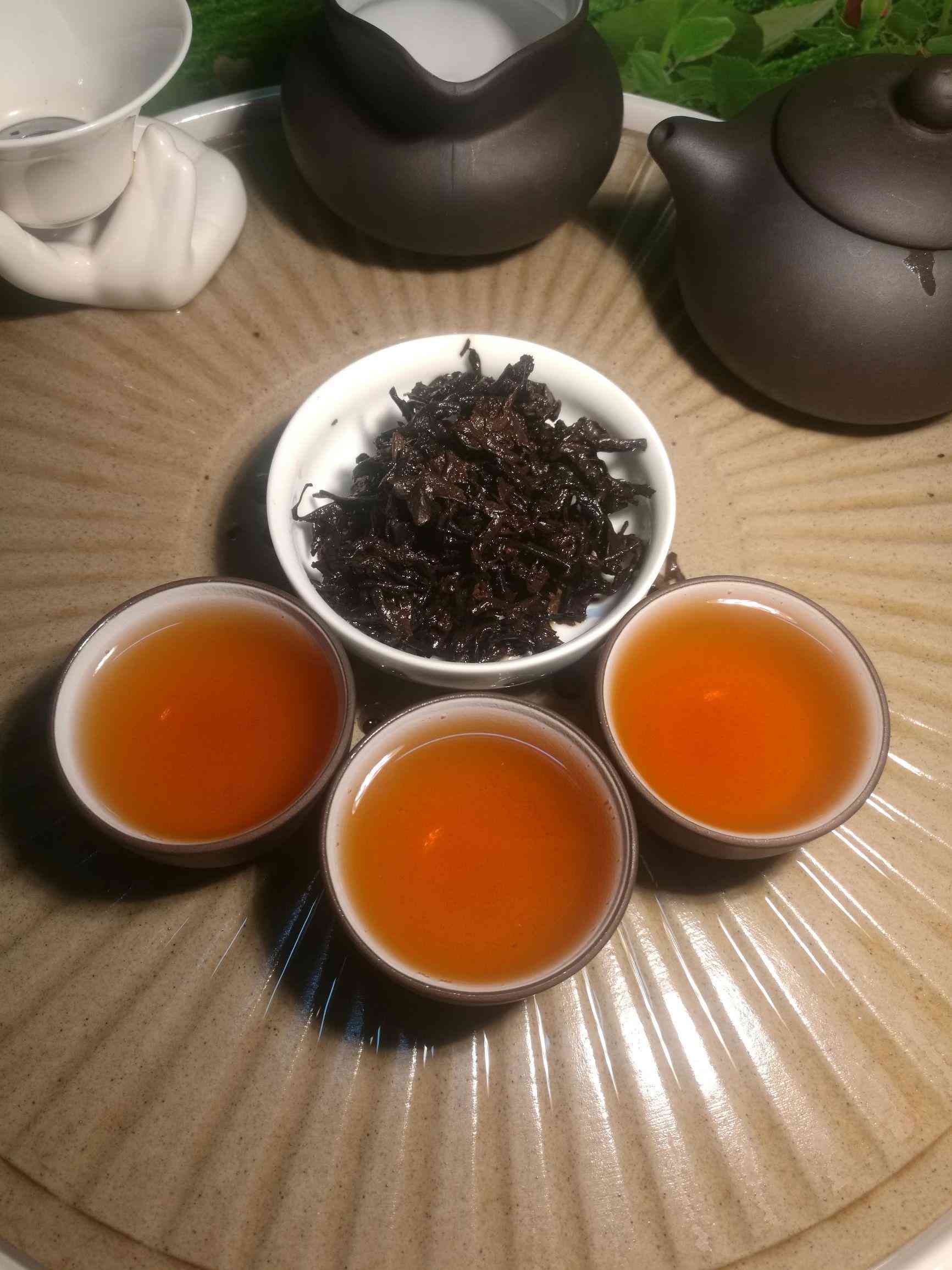 普洱茶：生茶与熟茶的存放之道，哪个更胜一筹？