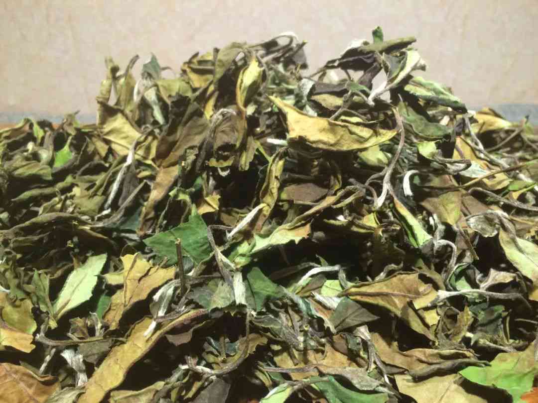 普洱茶是红茶还是绿茶？一篇文章全面解答普洱茶的分类与特点。